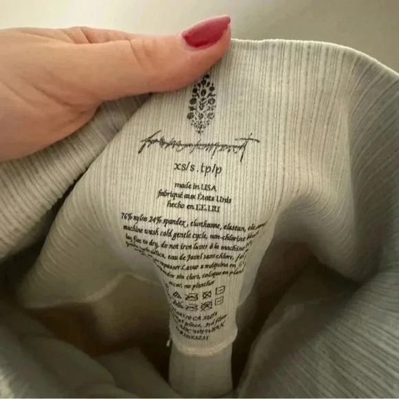 NWOT FREE PEOPLE  Good Karma Yoga Leggings XS/S - Picture 8 of 8